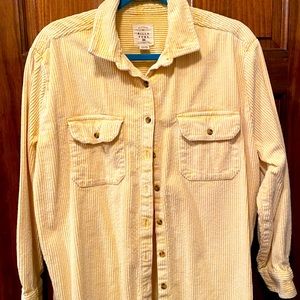 Billabong yellow (light lemon) jacket size large. Such a pretty yellow.